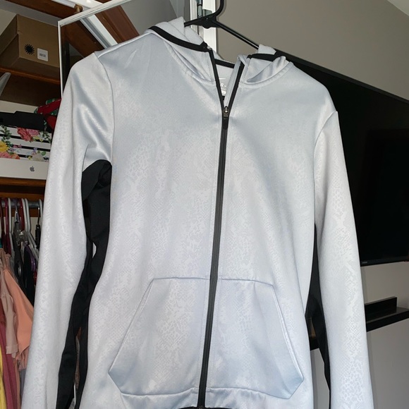 Nike Tops - Nike Therma snake skin print hooded full zip